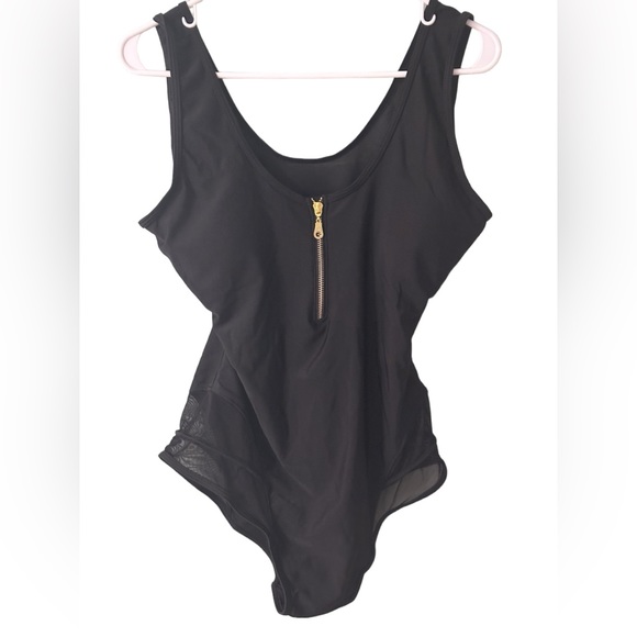 ❤️NWOT one piece mesh side swimsuit - Picture 1 of 5